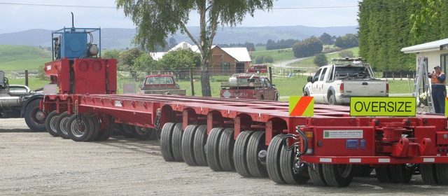 Hydraulic modular trailer in multi-axle configuration
